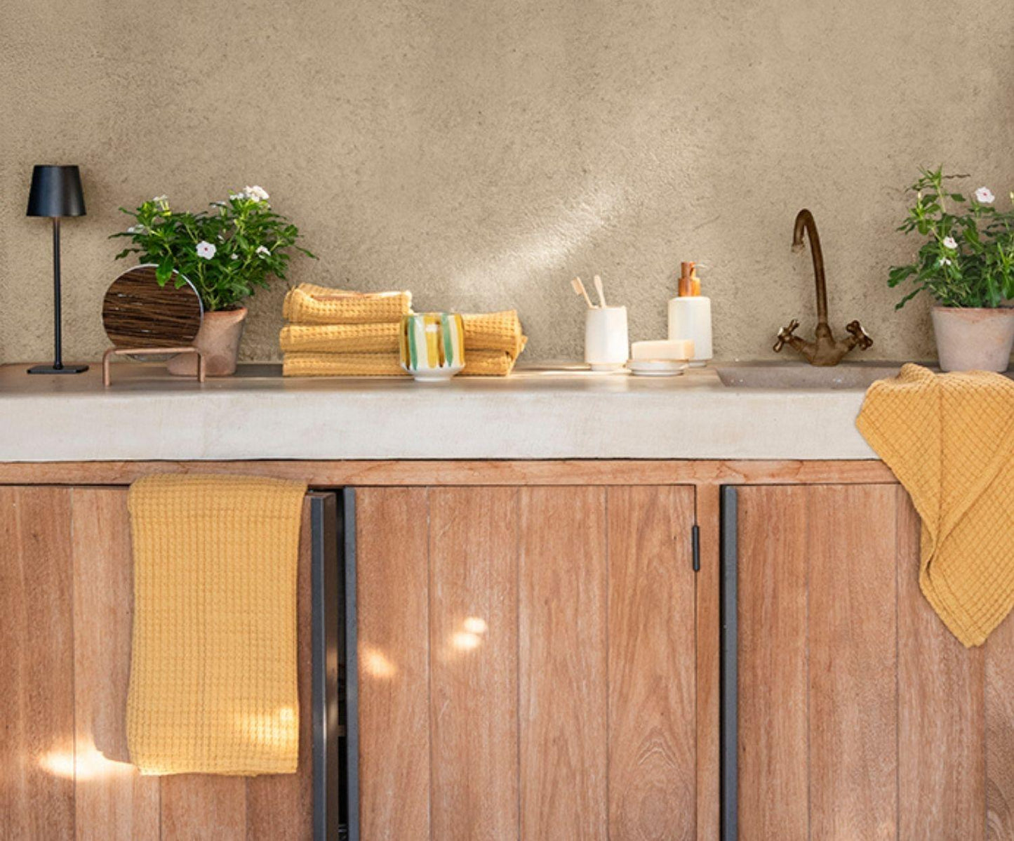 Ceramic candle in Lima with vanilla gun by Andrea House