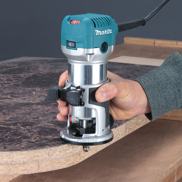 Makita RT0700C 710W bovenfrees