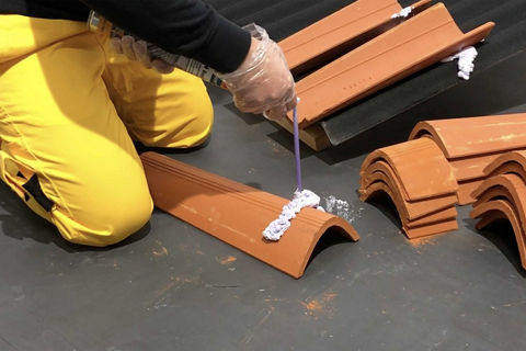 Sika Boom-184 750ml Manual Adhesive Polyurethane Foam for Tiles