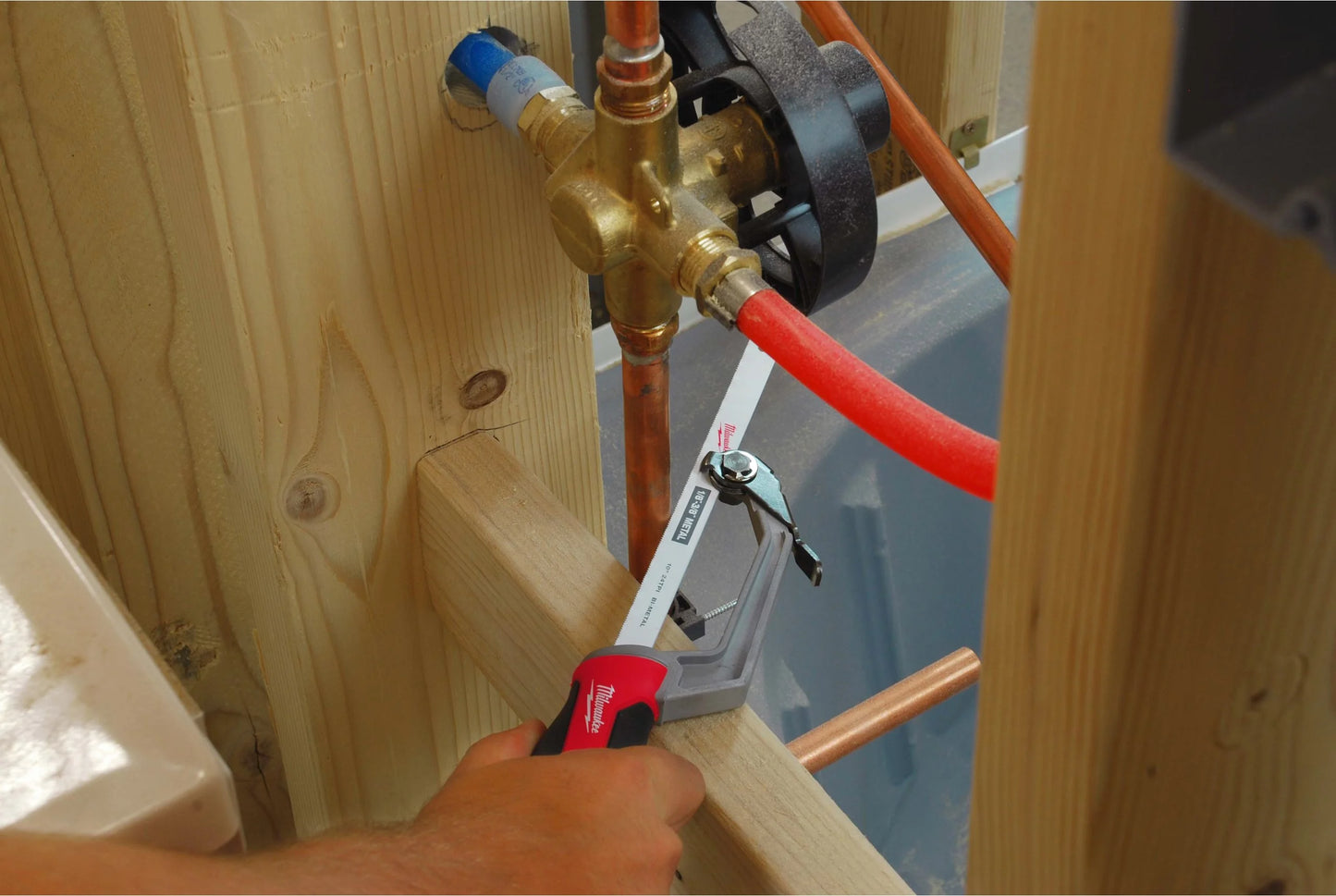 Scie compacte Milwaukee pour lames de 300 mm