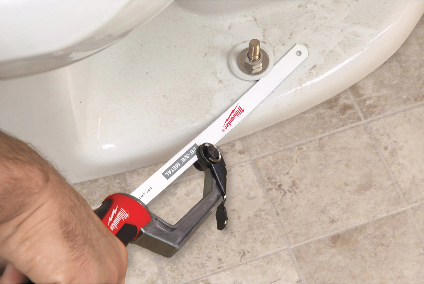 Scie compacte Milwaukee pour lames de 300 mm