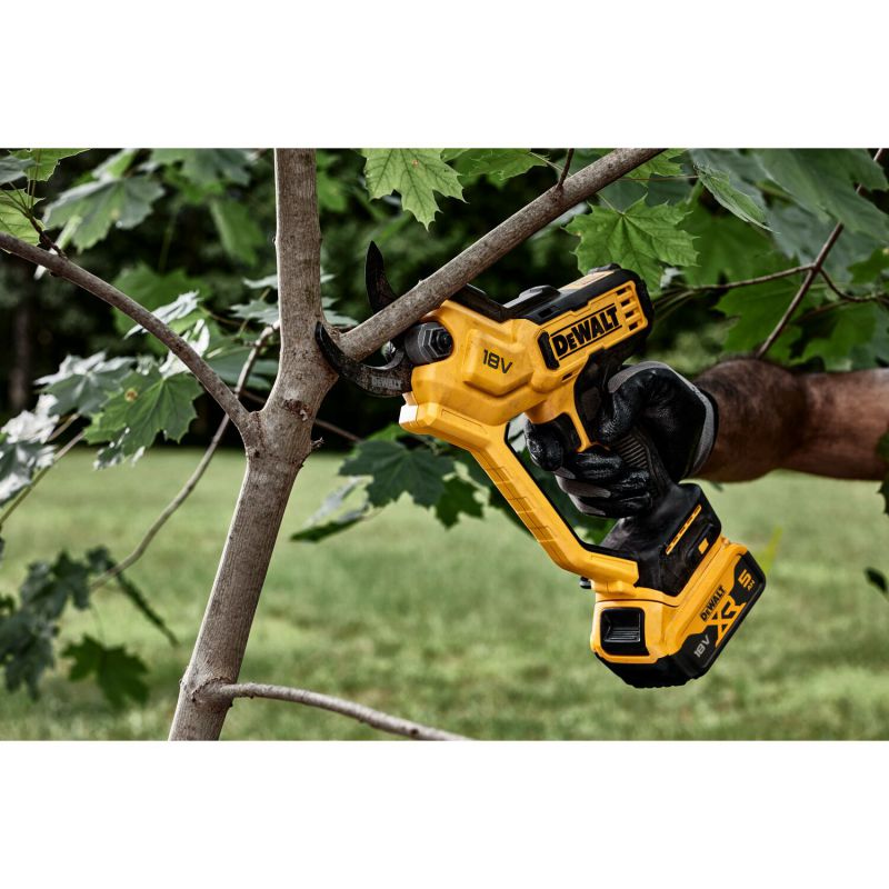 Dewalt XR 18V ​​handsnoeischaar met accu en lader DCMPP568P1
