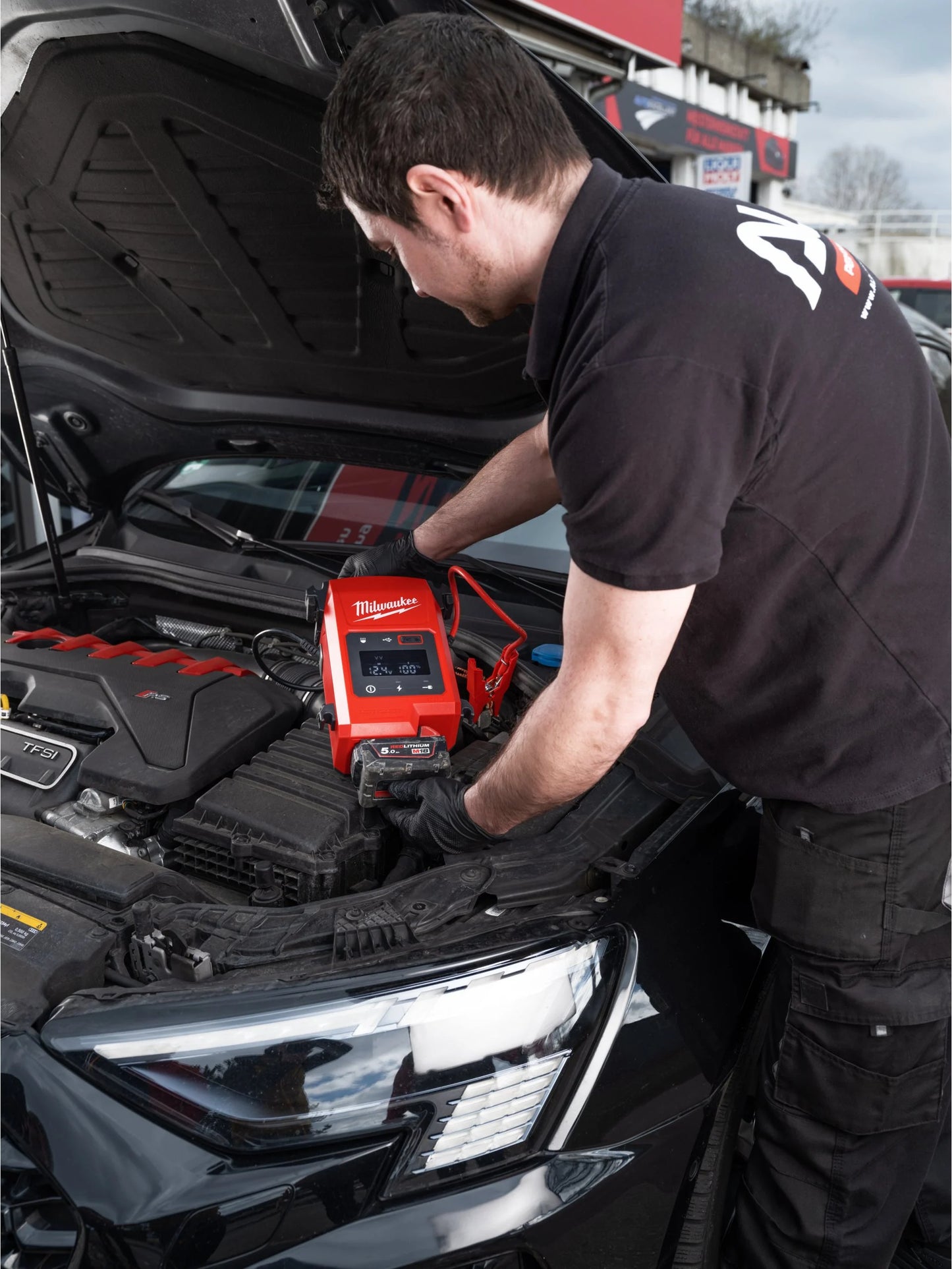 Démarreur de véhicule Milwaukee M18 2000A