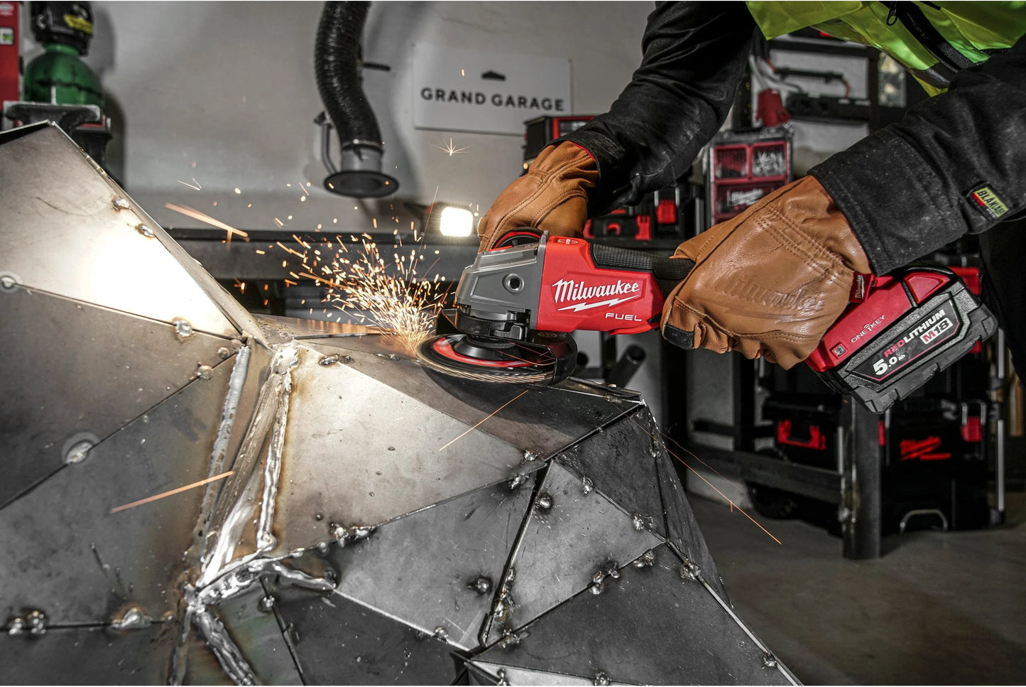 M18 125mm Fuel ONE-KEY haakse slijper met Milwaukee M18 koffer ONEFSAG125XPDB-0X