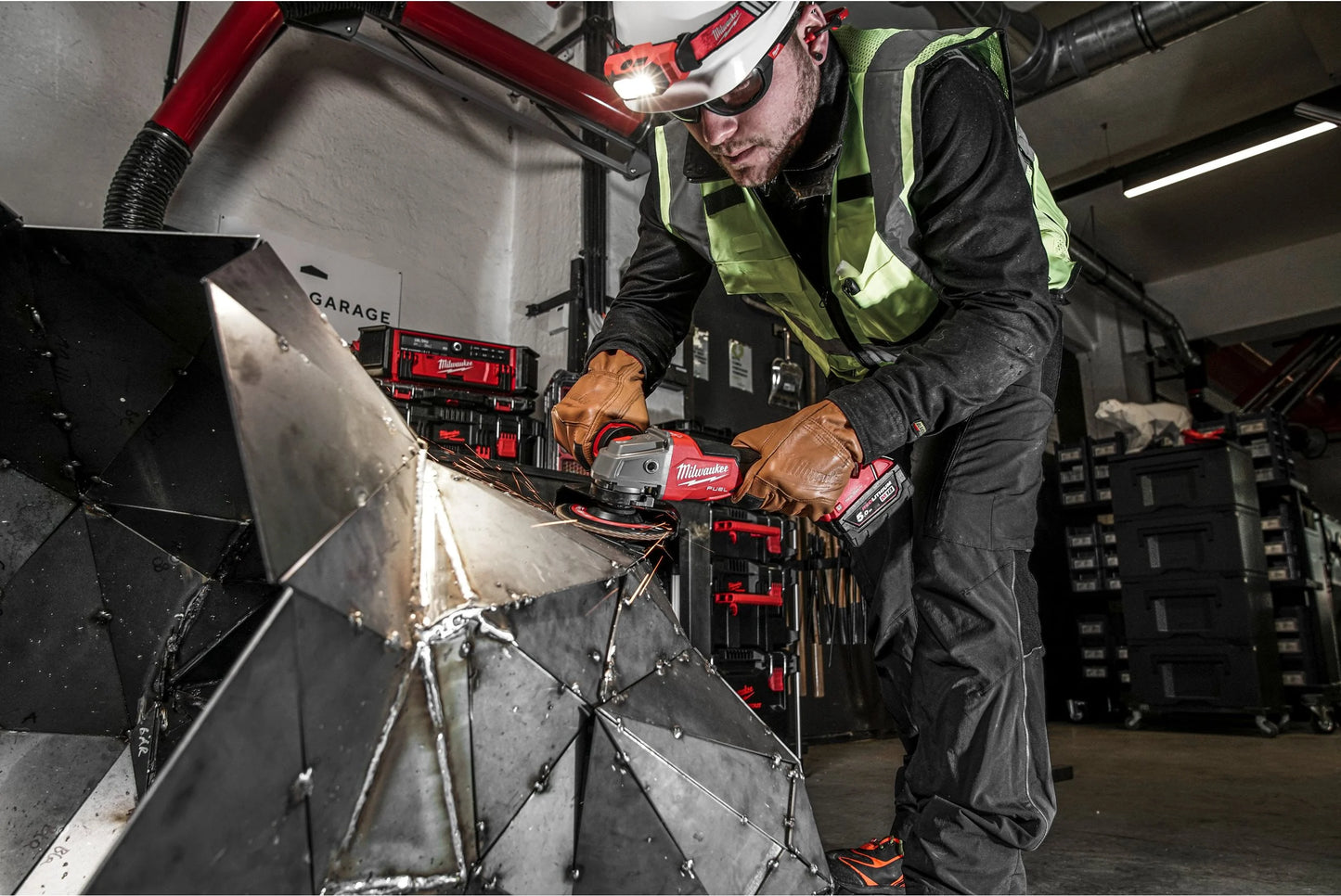 M18 125mm Fuel ONE-KEY haakse slijper met Milwaukee M18 koffer ONEFSAG125XPDB-0X