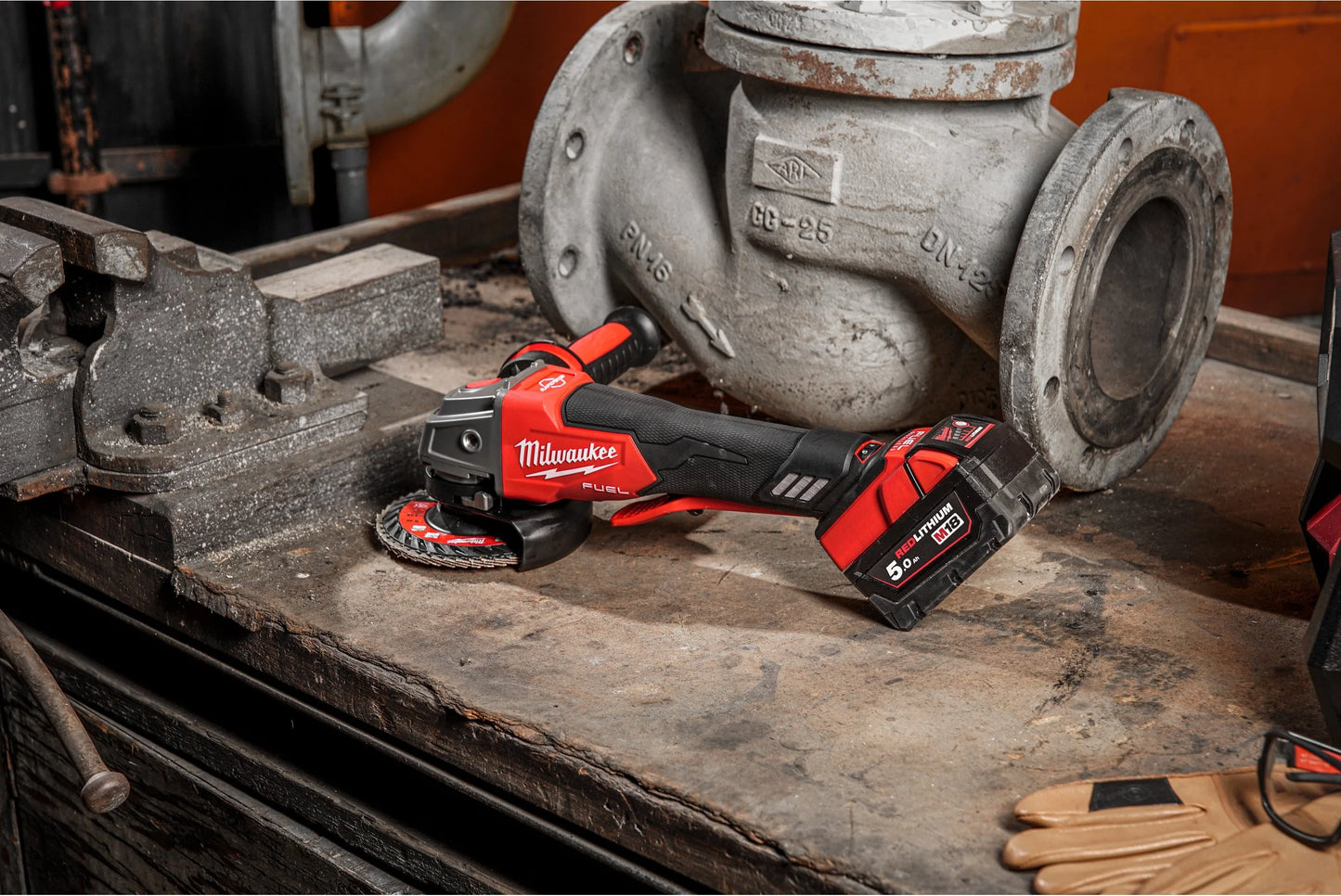 M18 125mm Fuel ONE-KEY haakse slijper met Milwaukee M18 koffer ONEFSAG125XPDB-0X
